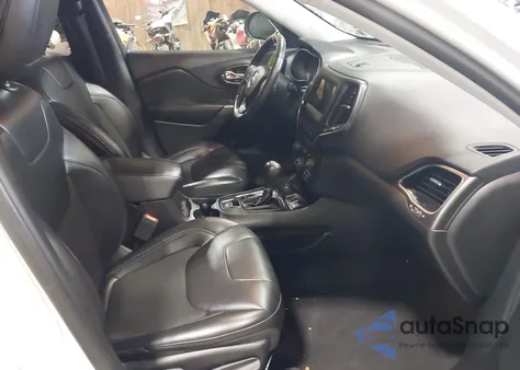 2019 Jeep Cherokee Latitude Plus 4X4 from USA, damaged, VIN 1C4PJMLB2KD259827